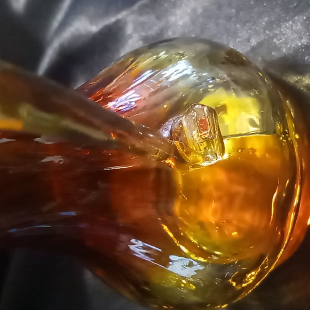 Vintage red vase amberinia glass red carnival glass vase . - Picture 5 of 9